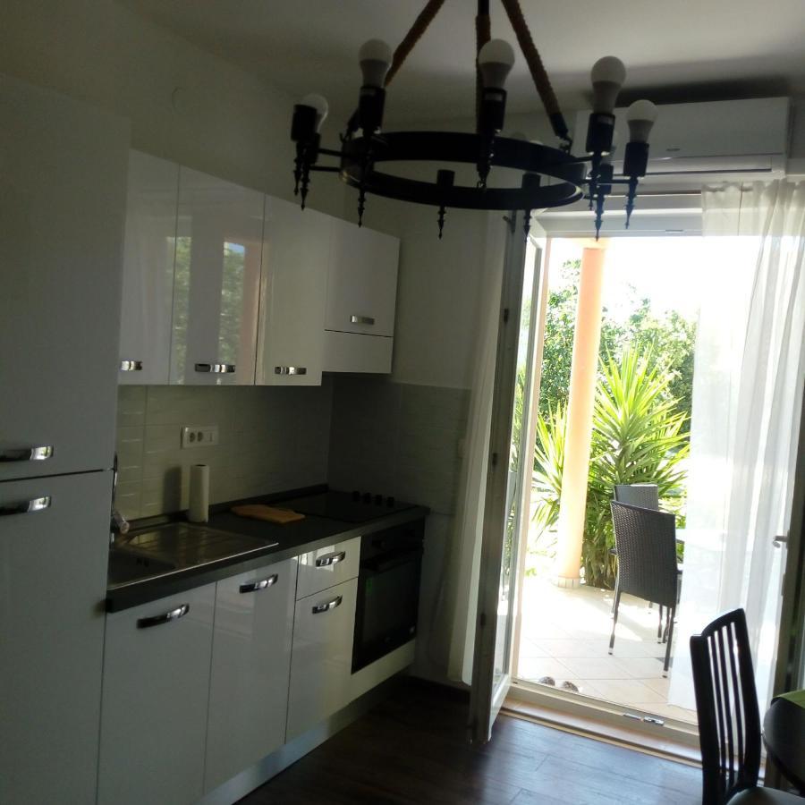 Mendula Apartment Pakostane Luaran gambar
