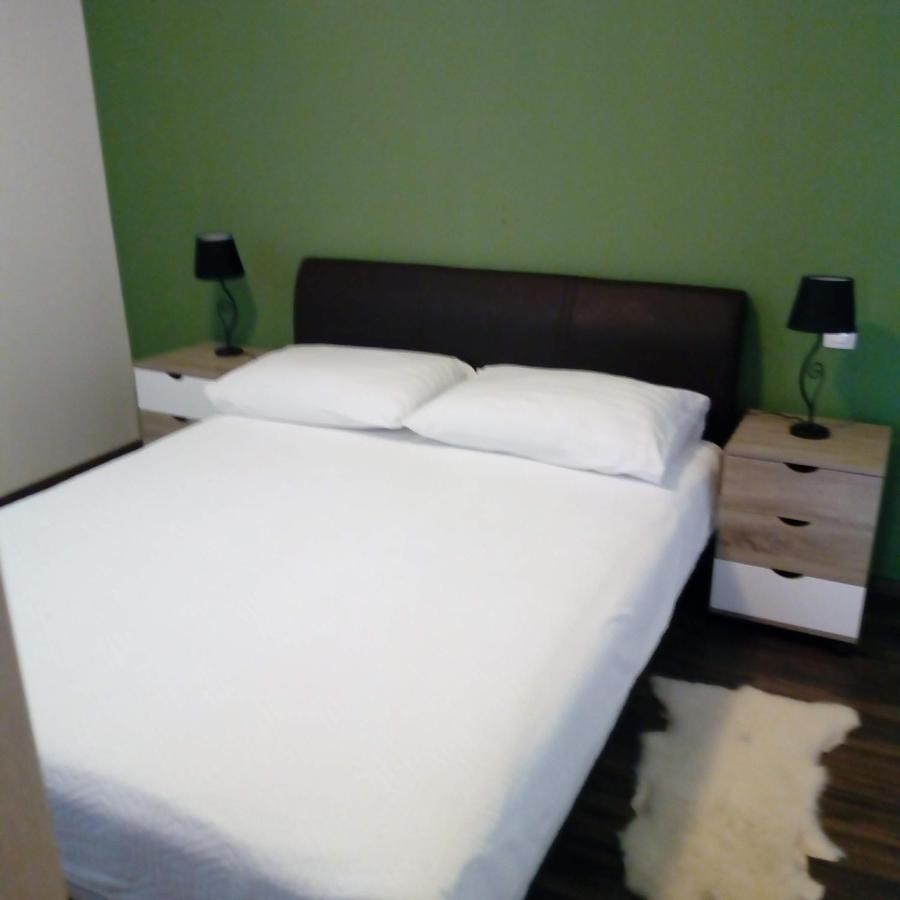 Mendula Apartment Pakostane Luaran gambar