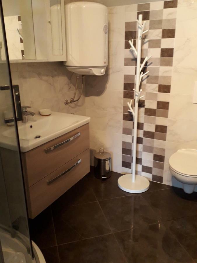 Mendula Apartment Pakostane Luaran gambar