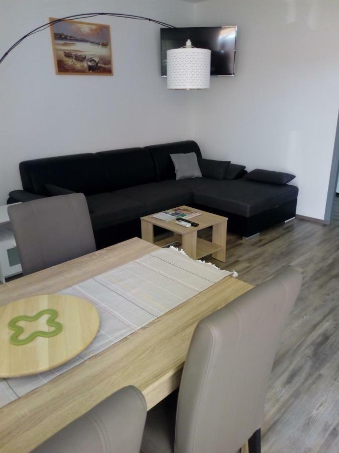 Mendula Apartment Pakostane Luaran gambar