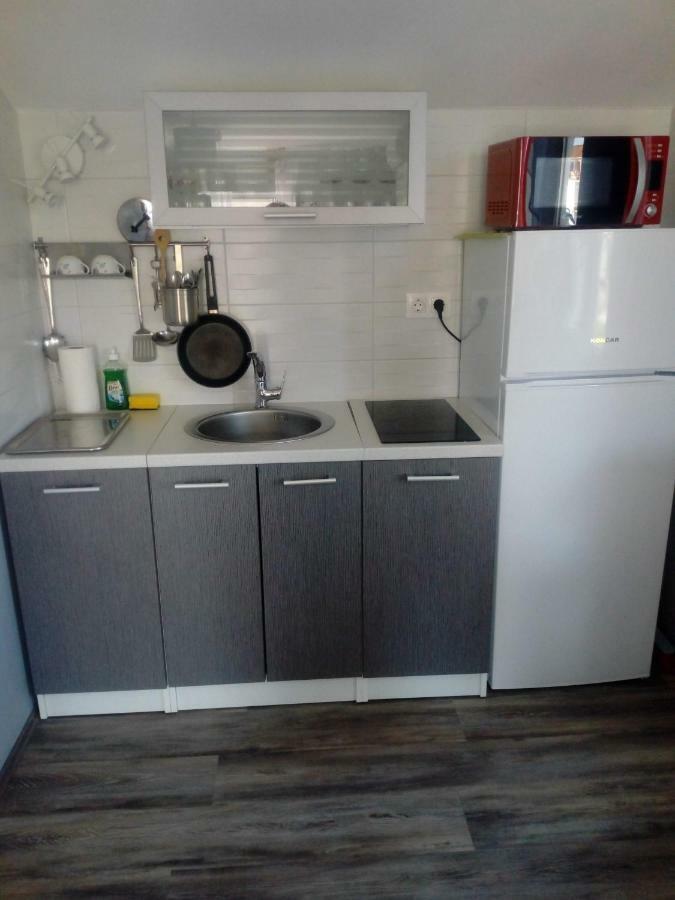 Mendula Apartment Pakostane Luaran gambar